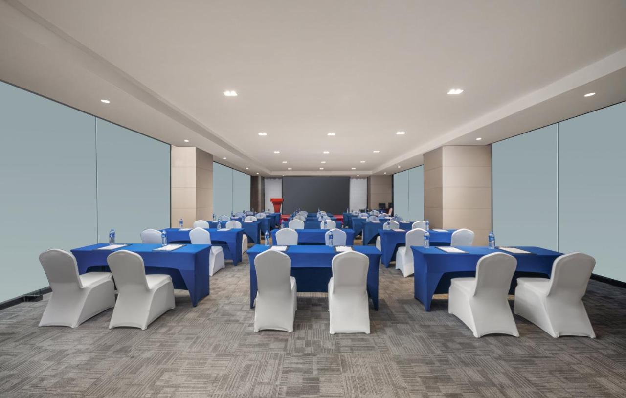 Holiday Inn Express Shanghai Pujiang By Ihg Exterior foto