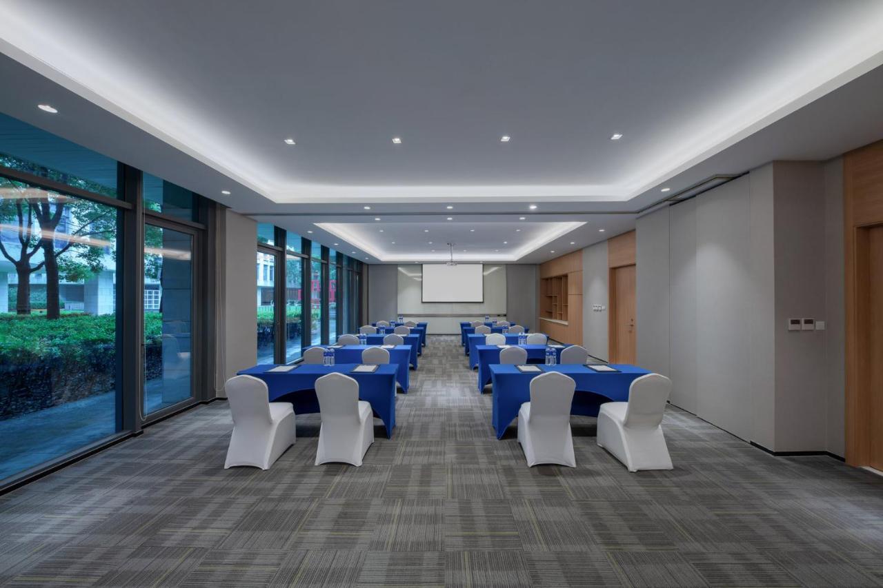 Holiday Inn Express Shanghai Pujiang By Ihg Exterior foto